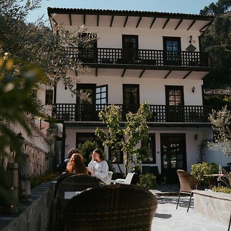 Maya Hostel Berat Buitenkant foto